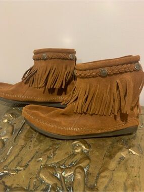 Minnetonka Tan Suede Slip-On Moccasin
